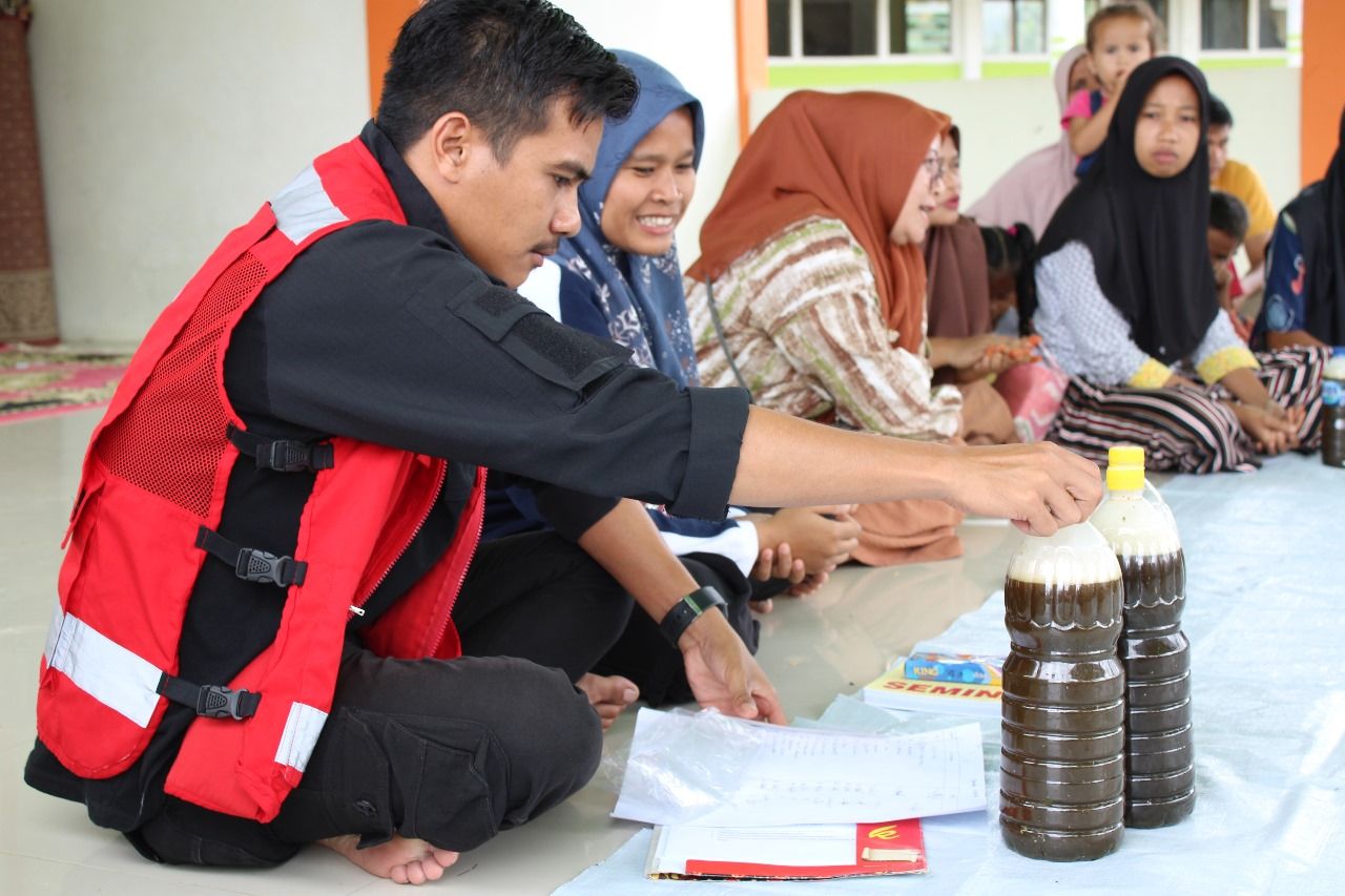 Pestisida berbahan alami yang diproduksi para petani peserta program Livelihood PMI di Nagari Tabek Sirah Kecamatan Talamau, Pasaman Barat (Pasbar) Sumbar