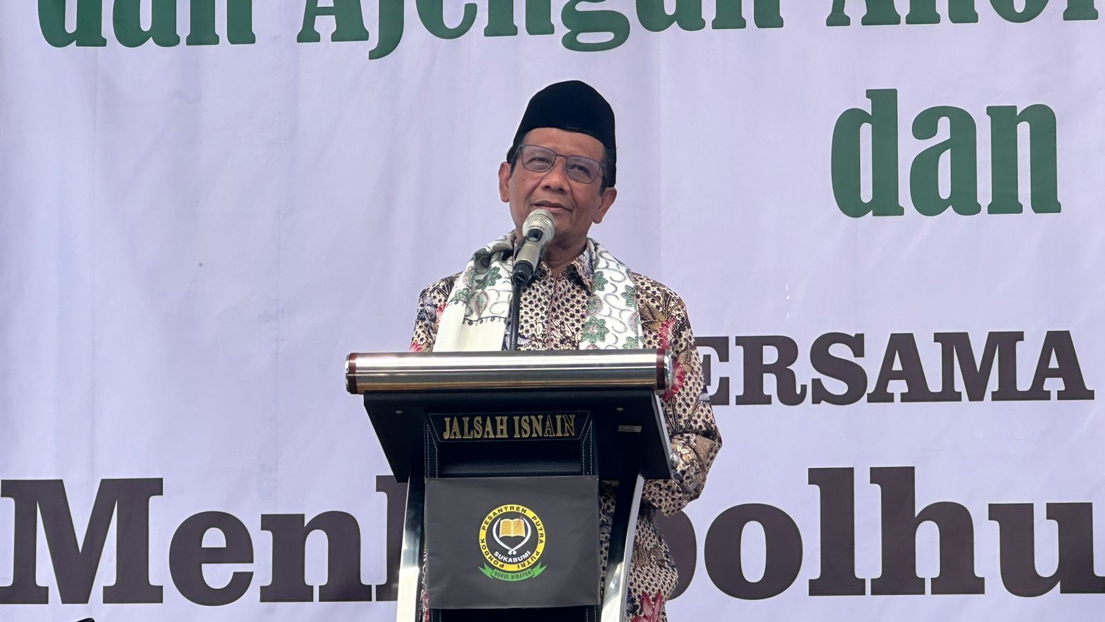 Menkopolhukam Mahfud MD bertemu beberapa ulama di Kota Sukabumi, Rabu 27 Desember 2023.