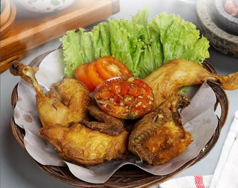 Ayam Galau, salah satu tempat makan enak di Bogor yang  berlokasi di Jalan Tumenggung Wiradireja Nomor 39B, Tanah Baru, Kec. Bogor Utara, Kota Bogor