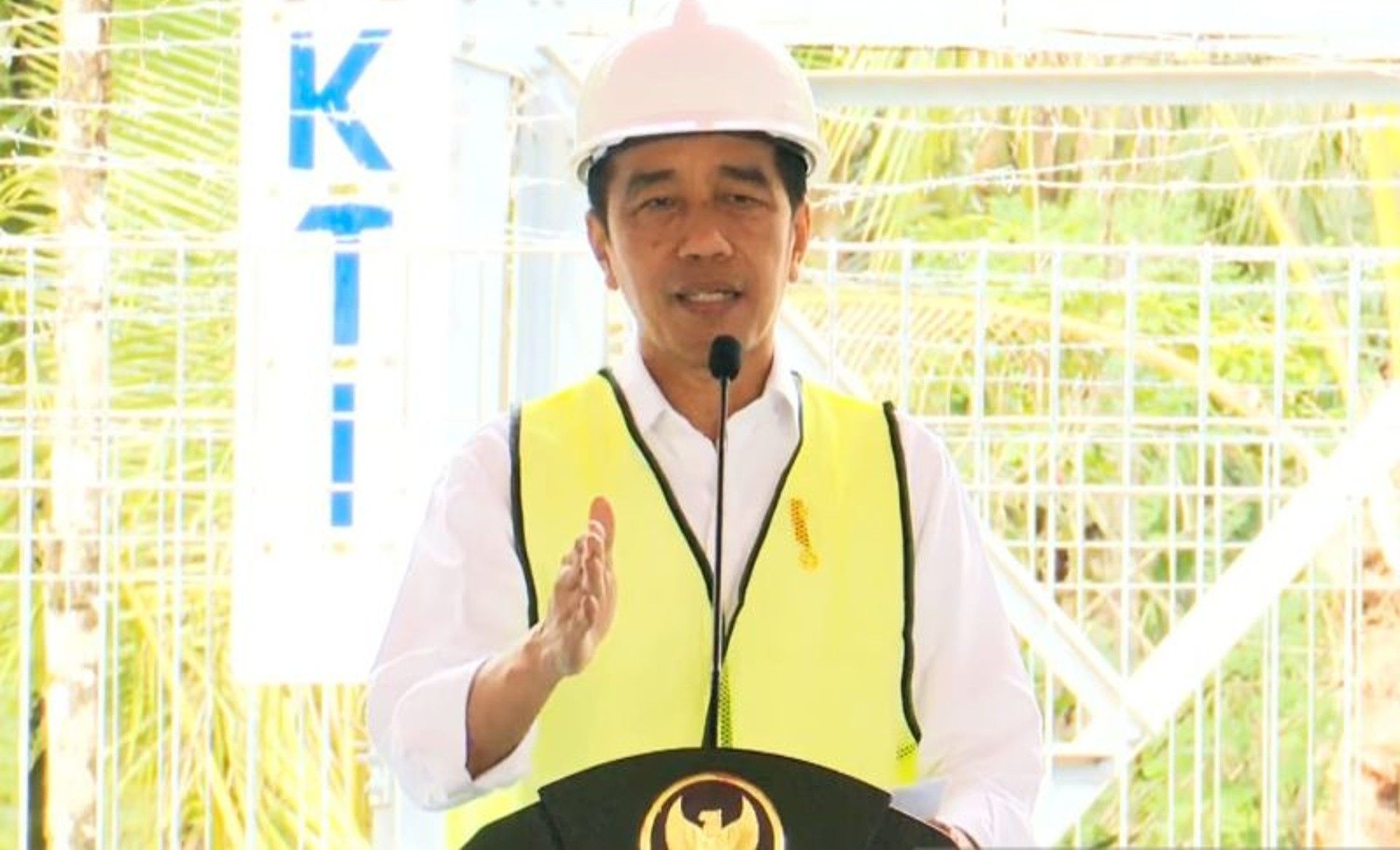 Presiden Jokowi meresmikan Pengoperasian Sinyal BTS 4G Bakti serta Integrasi Satelit Satria-1, di Kabupaten Kepulauan Talaud, Sulawesi Utara, Kamis (28/12/2023).