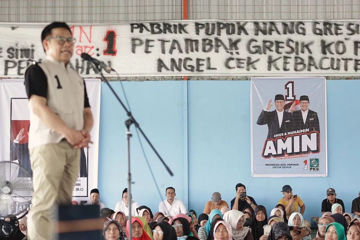 Muhaimin Iskandar berkampanye di hadapan petambak di Gersik, Jawa Timur, Jumat (29/12/1/2023) ANTARA/Timnas AMIN