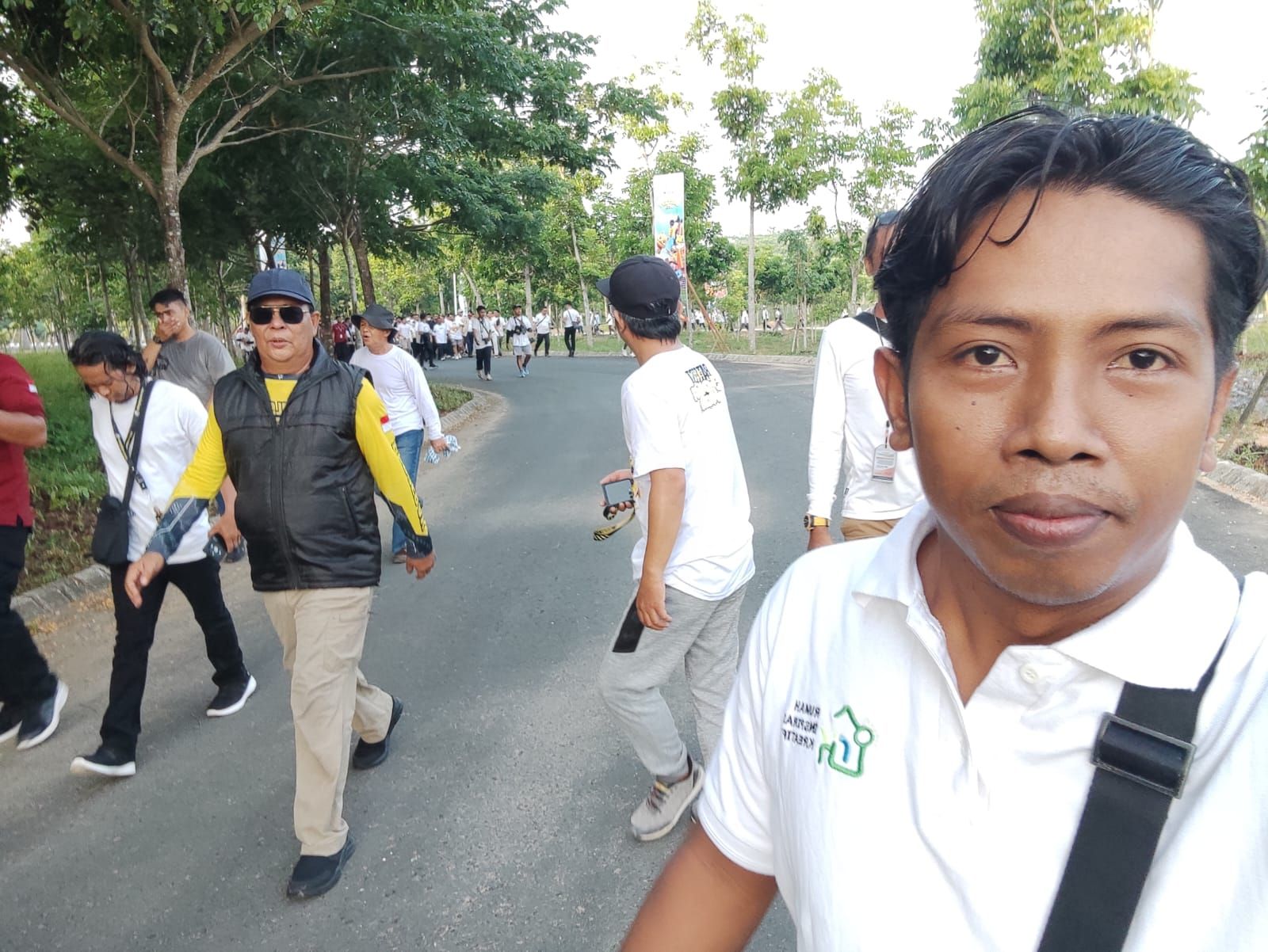 Gubernur Kalimantan Selatan H Sahbirin Noor dalam kegiatan jalan sehat Batfest 2023/Doc. Khairil