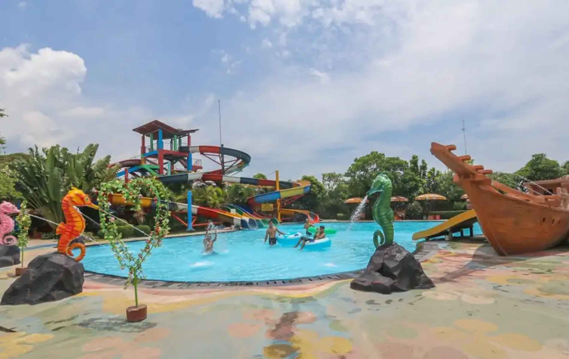 Grand Puri Waterpark di Jogja