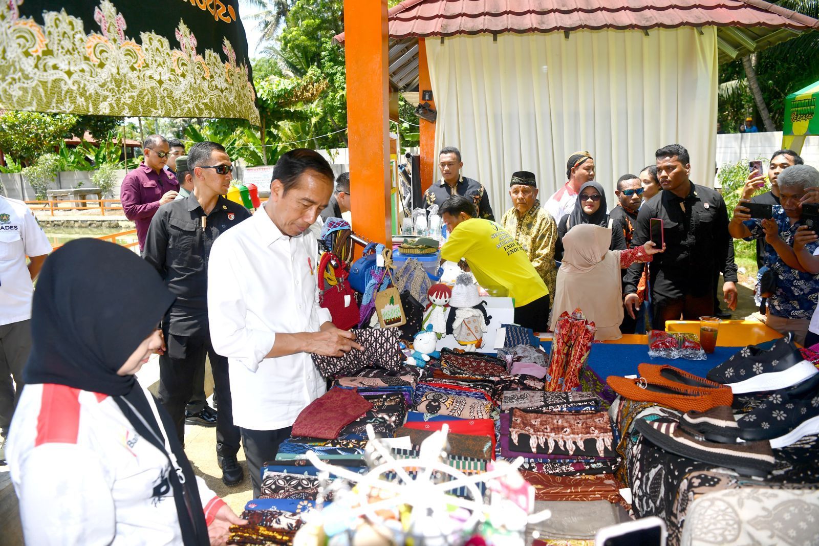 Presiden Jokowi saat berada di Desa Wisata Pagak, Banjarnegara