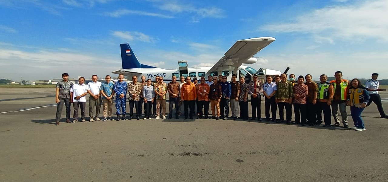 Peresmian maskapai Susi Air yang telah membuka penerbangan dengan rute Pangandaran- Bandung-Jakarta di Bandar Udara Husein Sastranegara Bandung.*/Istimewa