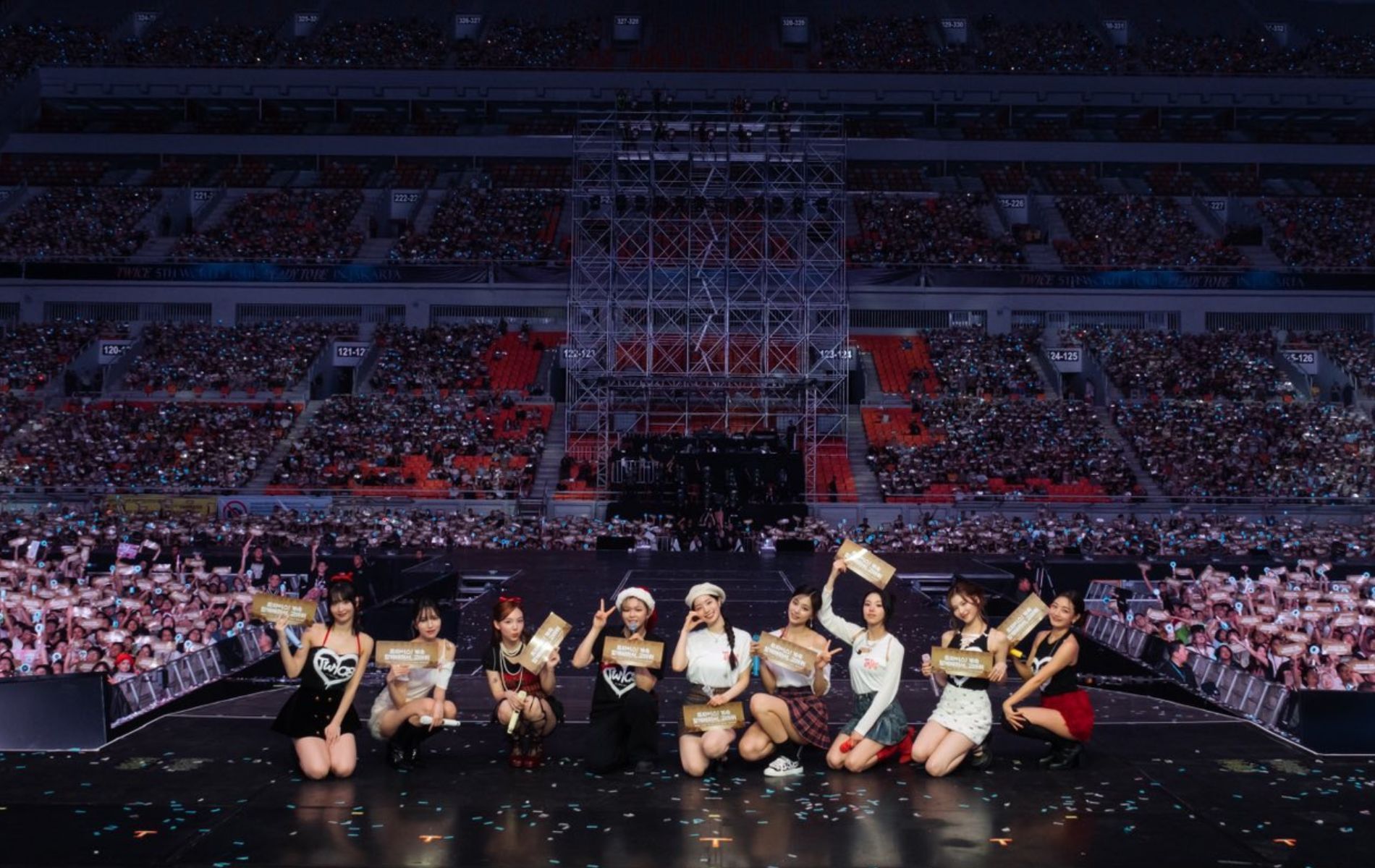 Grup K-Pop perempuan TWICE jadi yang terakhir menggelar konser tunggal di Jakarta International Stadium pada Sabtu, 23 Desember 2023 lalu. Kini beredar hoaks konser K-Pop dilarang di media sosial jika Anies Baswedan terpilih usai Pilpres 2024.