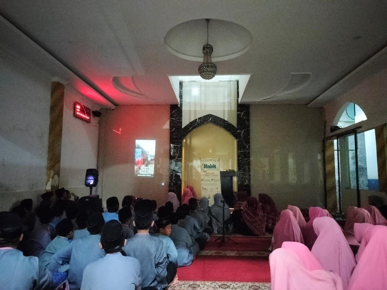 Nonton Bersama cuplikan kegiatan MABIT ke-4 Al-Mubarok Daimul Husna 