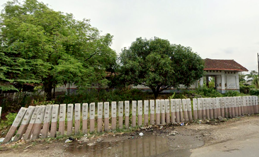 Kondisi Stasiun Ketanggungan Barat di Brebes, Jawa Tengah, sampai 23 November 2023, tampak ditutup.
