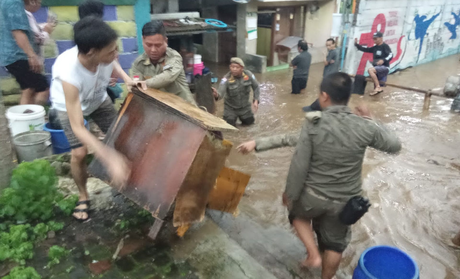 Banjir di Gang Apandi, Braga, Kota Bandung, Kamis 11 Januari 2024