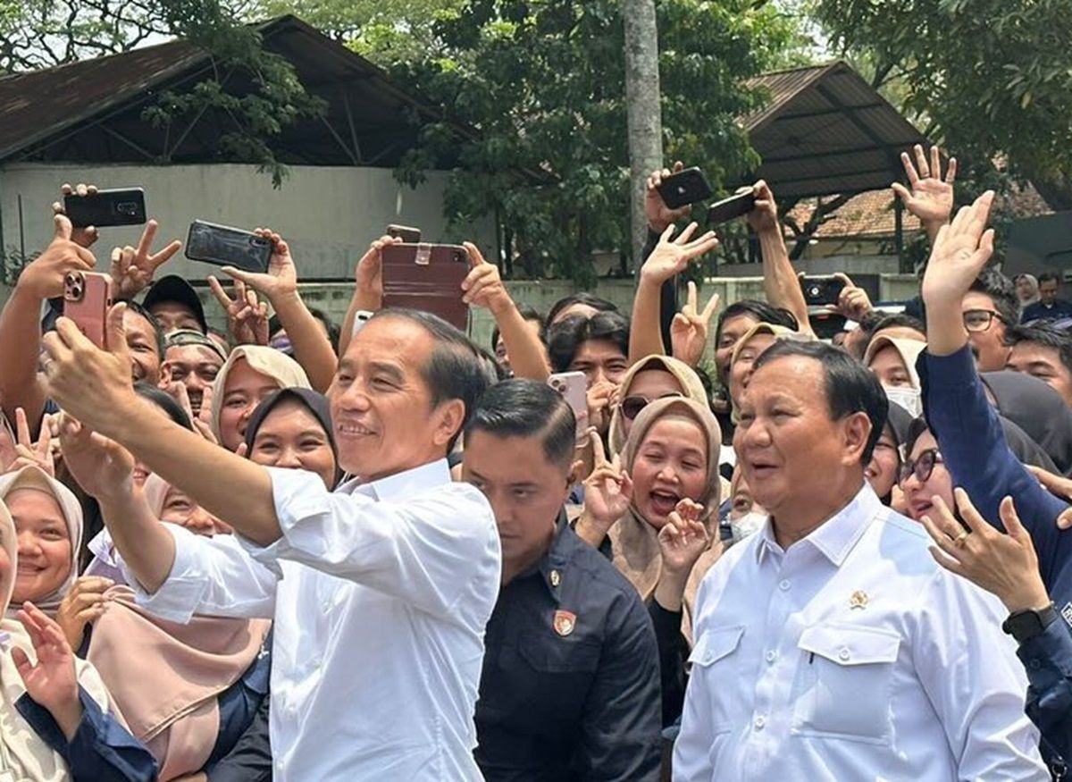 Presiden Joko Widodo (kiri) dan Prabowo Subianto (kanan).