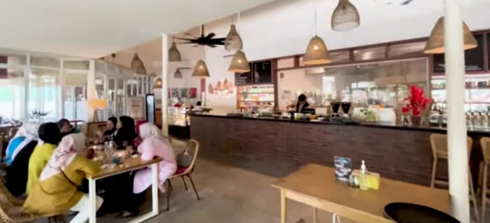 Emerald Tree Resto dan Coffee Bar, resto dan cafe cozy di Bintaro Tangerang Selatan Banten/tangkapan layar YouTube/channel Diary Of Pearl 