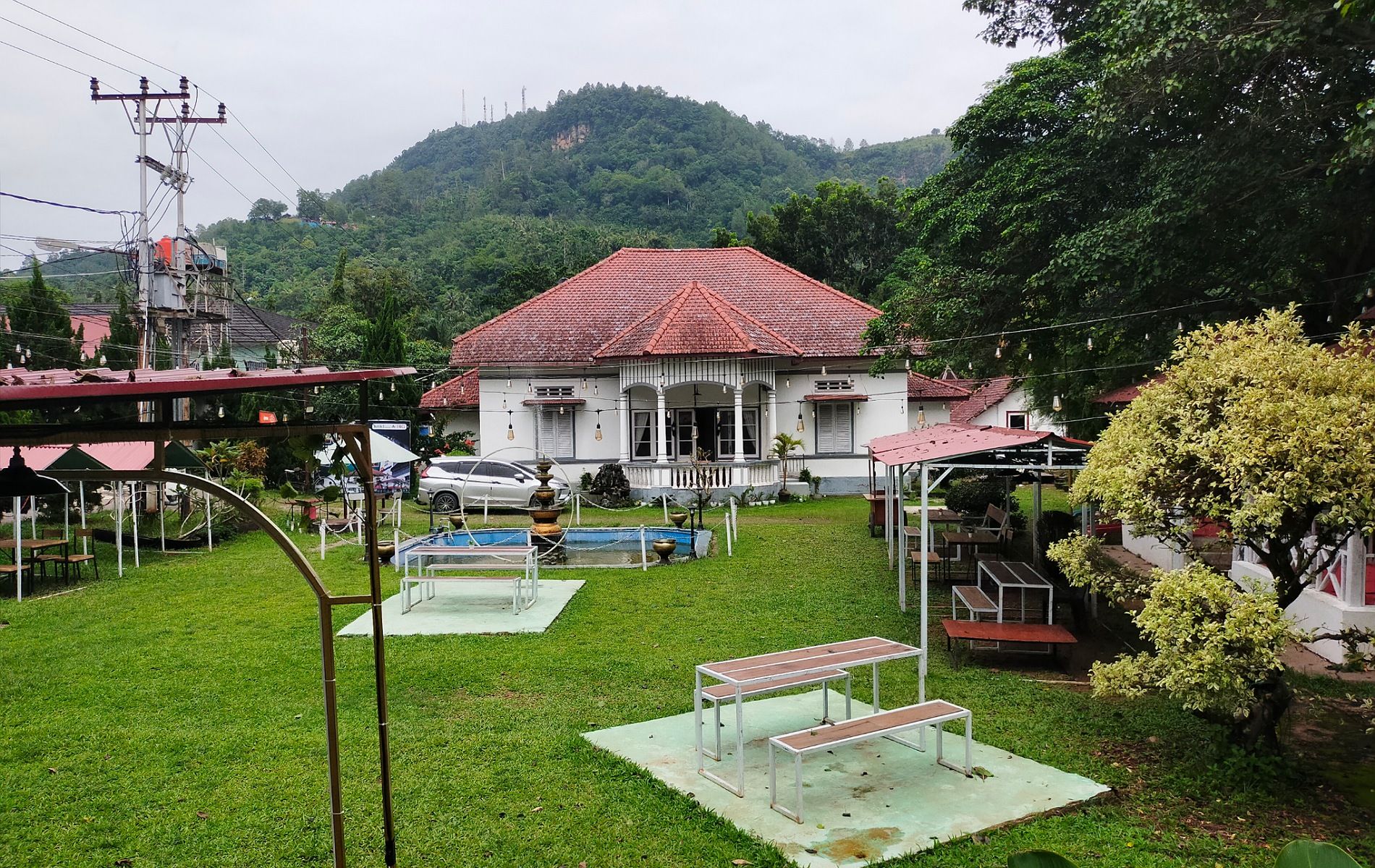 Salahsatu bangunan cagar budaya W14 yang dikenal sebagai rumah dokter juga disiapkan untuk para wisatawan yang ingin merasakan sensasi jadul di Sawahlunto Heritage 