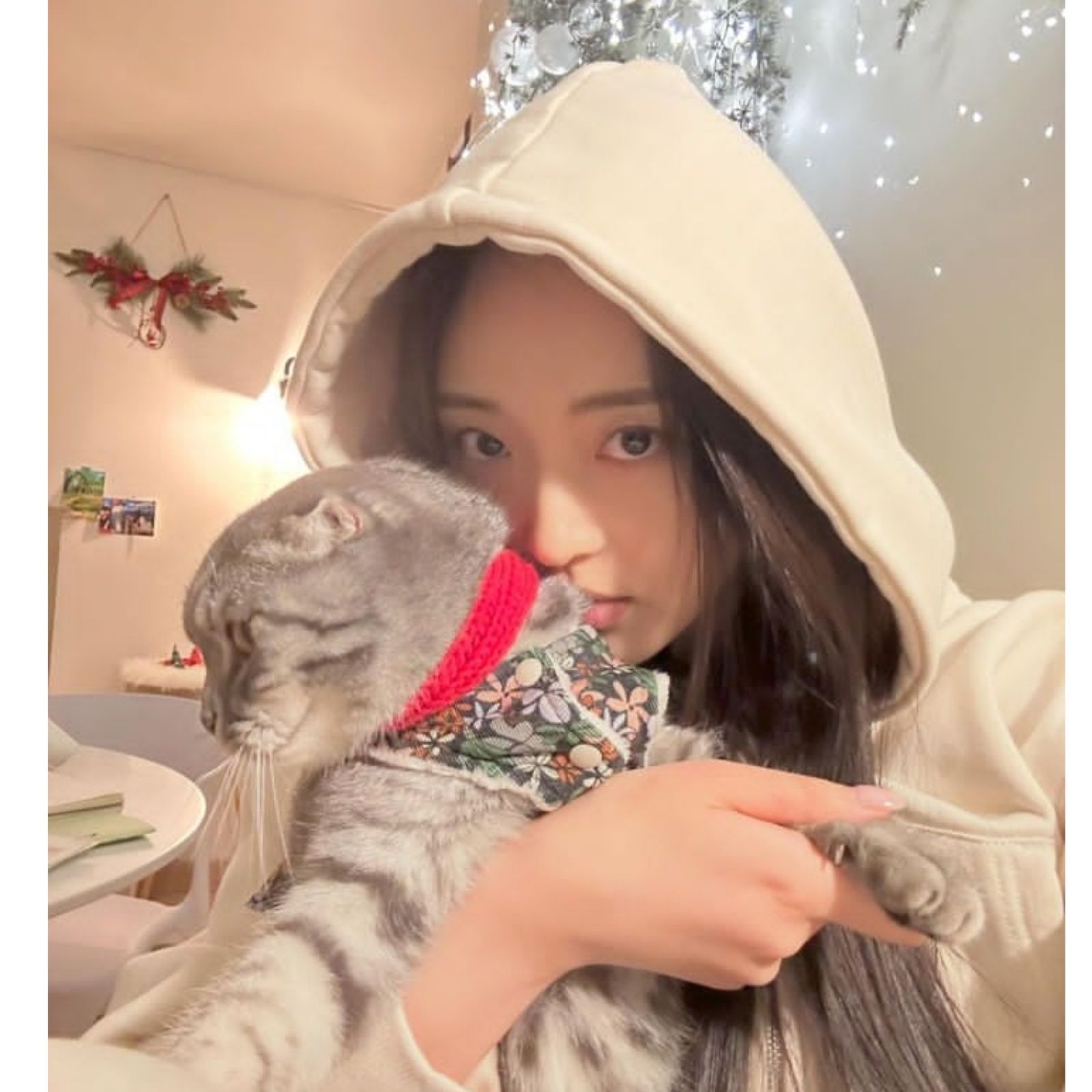 Potret Gemas Choi Gyu Ri Bintang Marry My Husband dan Kucing Kesayangan