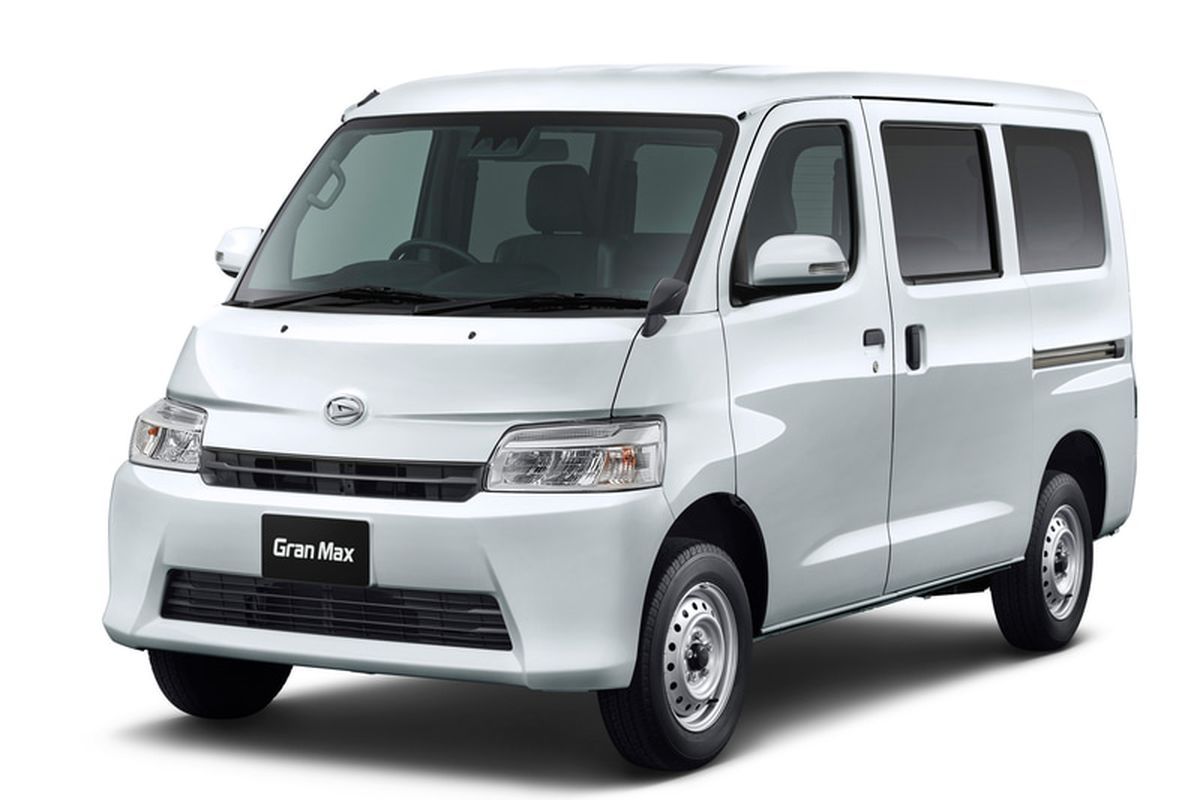 Daihatsu Gran Max dengan kabin luas, fleksibel dengan konfigurasi kursi, konsumsi bahan bakar efisien, dan suku cadang mudah ditemukan.