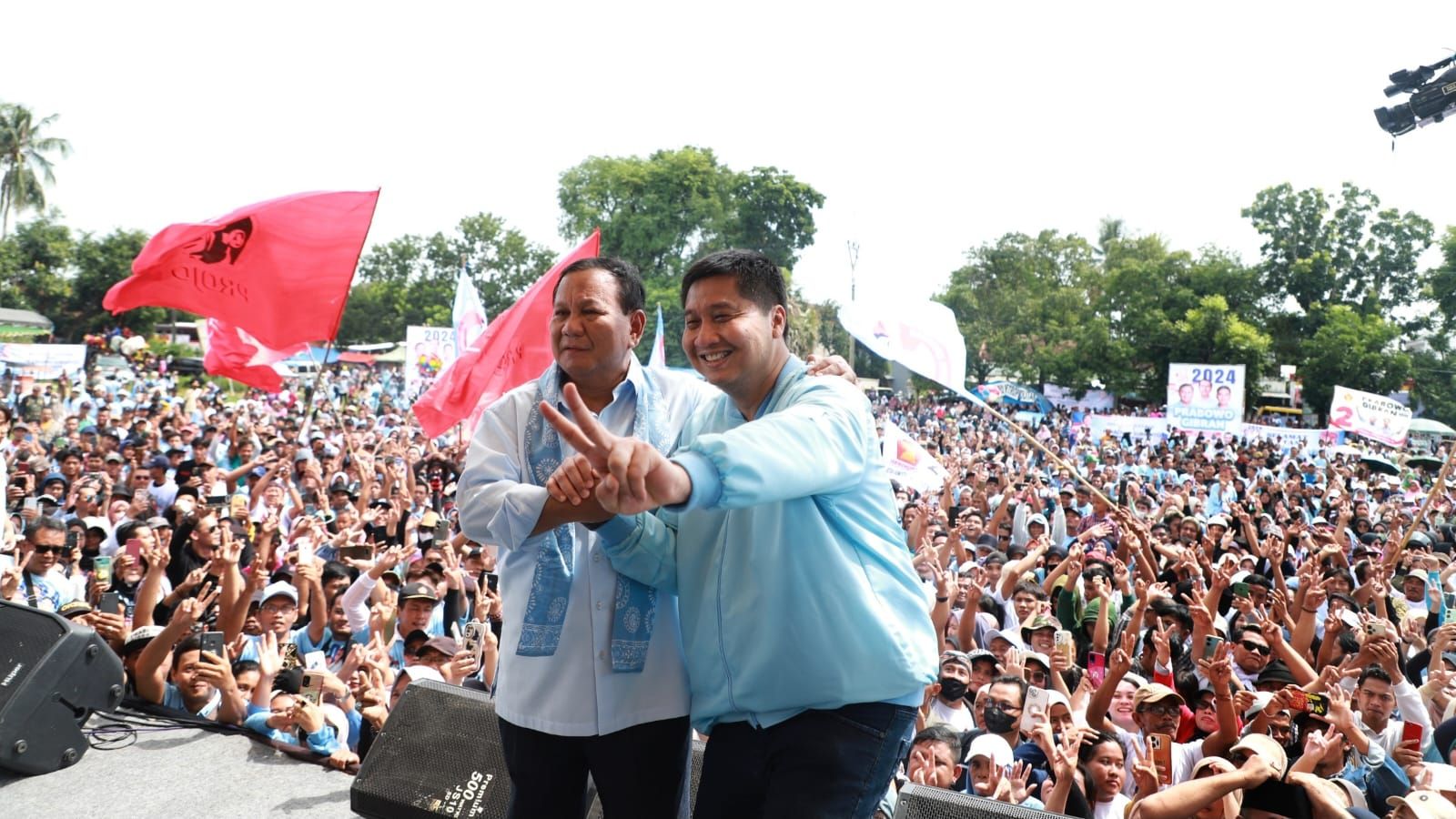 Prabowo Subianto (kiri) dan Mauarar Sirait (kanan).