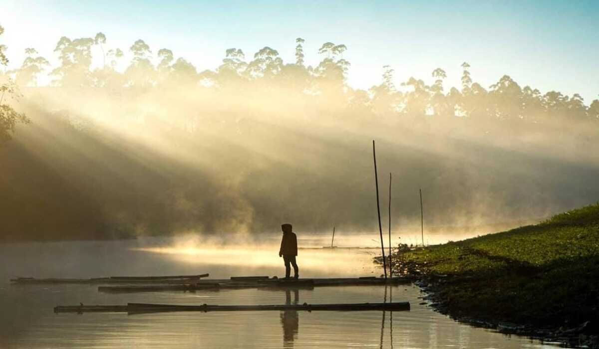 Keindahan Alam Situ Cileunca yang ada di kabupaten Bandung, salah satu rekomendasi wisata kala libur akhir pekan