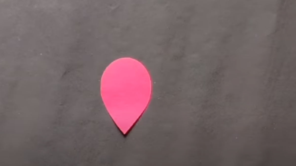 DIY Dekorasi Bentuk Hati Valentine dari Kertas Daur Ulang Barang Bekas 