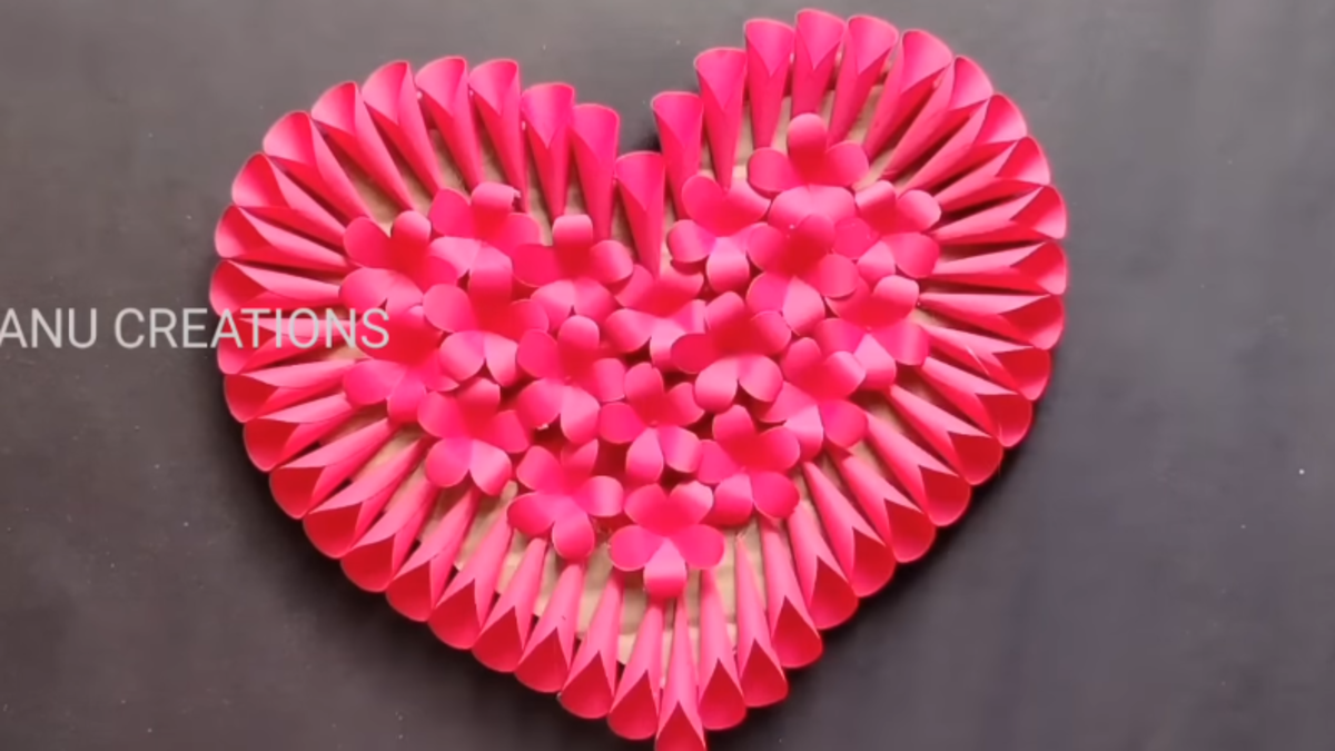 DIY Dekorasi Bentuk Hati Valentine dari Kertas Daur Ulang Barang Bekas 