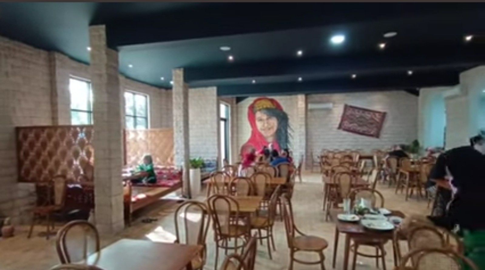 Des And Dan, resto dan cafe unik di Bintaro Tangerang Selatan Banten/tangkapan layar Youtube/channel Dzain Family 