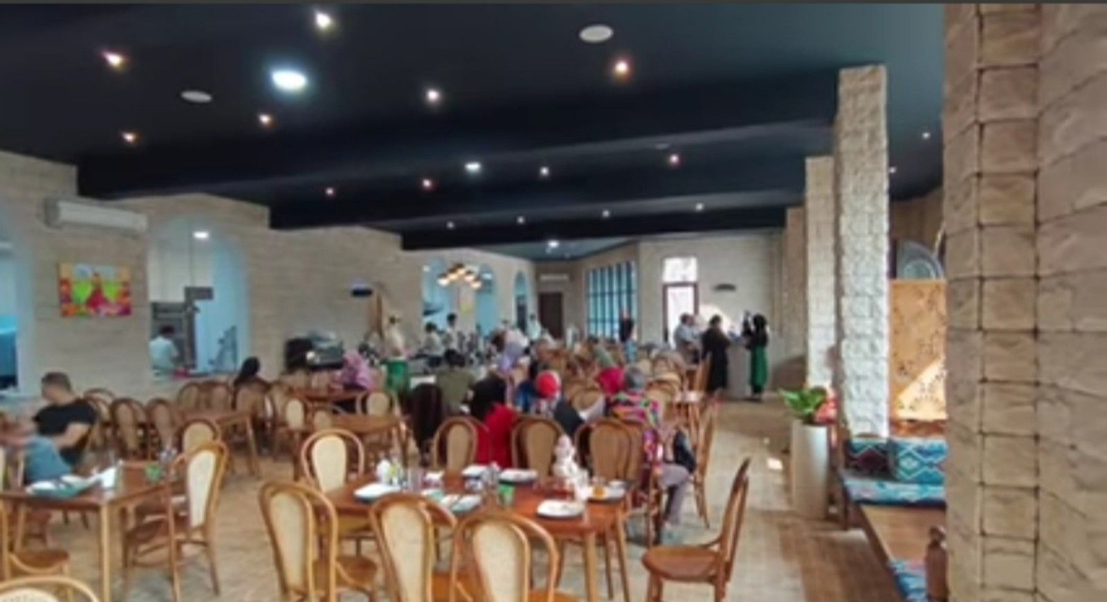 Des And Dan, resto dan cafe unik di Bintaro Tangerang Selatan Banten/tangkapan layar Youtube/channel Dzain Family  