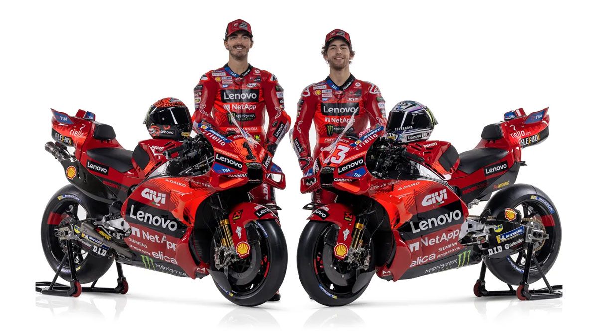 Francesco Bagnaia dan Enea Bastianini dalam warna Ducati 2024.
