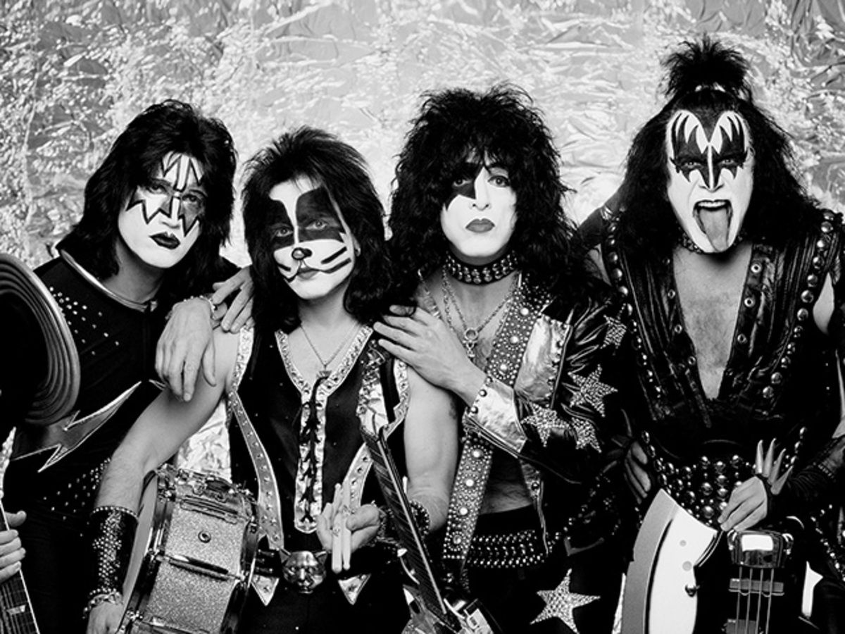 Музыка зарубежный рок 2024. Группа Kiss. Группа Кисс 70 года. Группа Кисс 80-е. Хард рок группа Кисс.