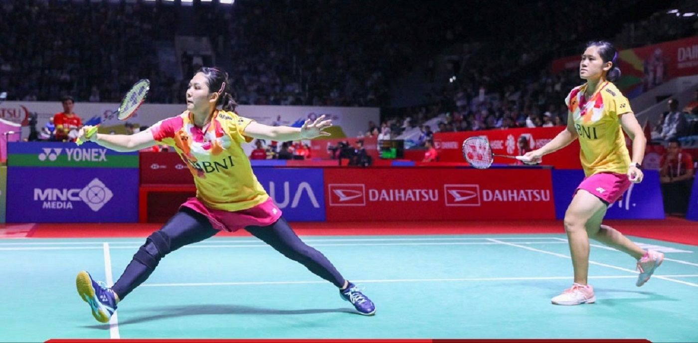 Ribka Sugiarto (kiri)/Lanny Tria Mayasari, satu dari empat wakil Indonesia lolos ke semifinal Indonesia Masters 2024, Jumat, 26 Januari 2024.*