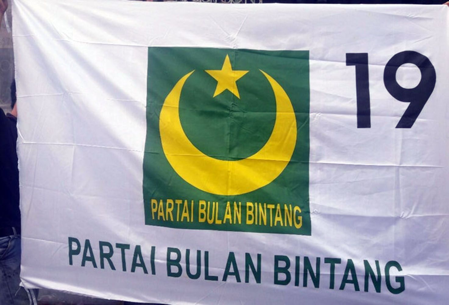 Bendera Partai Bulan Bintan