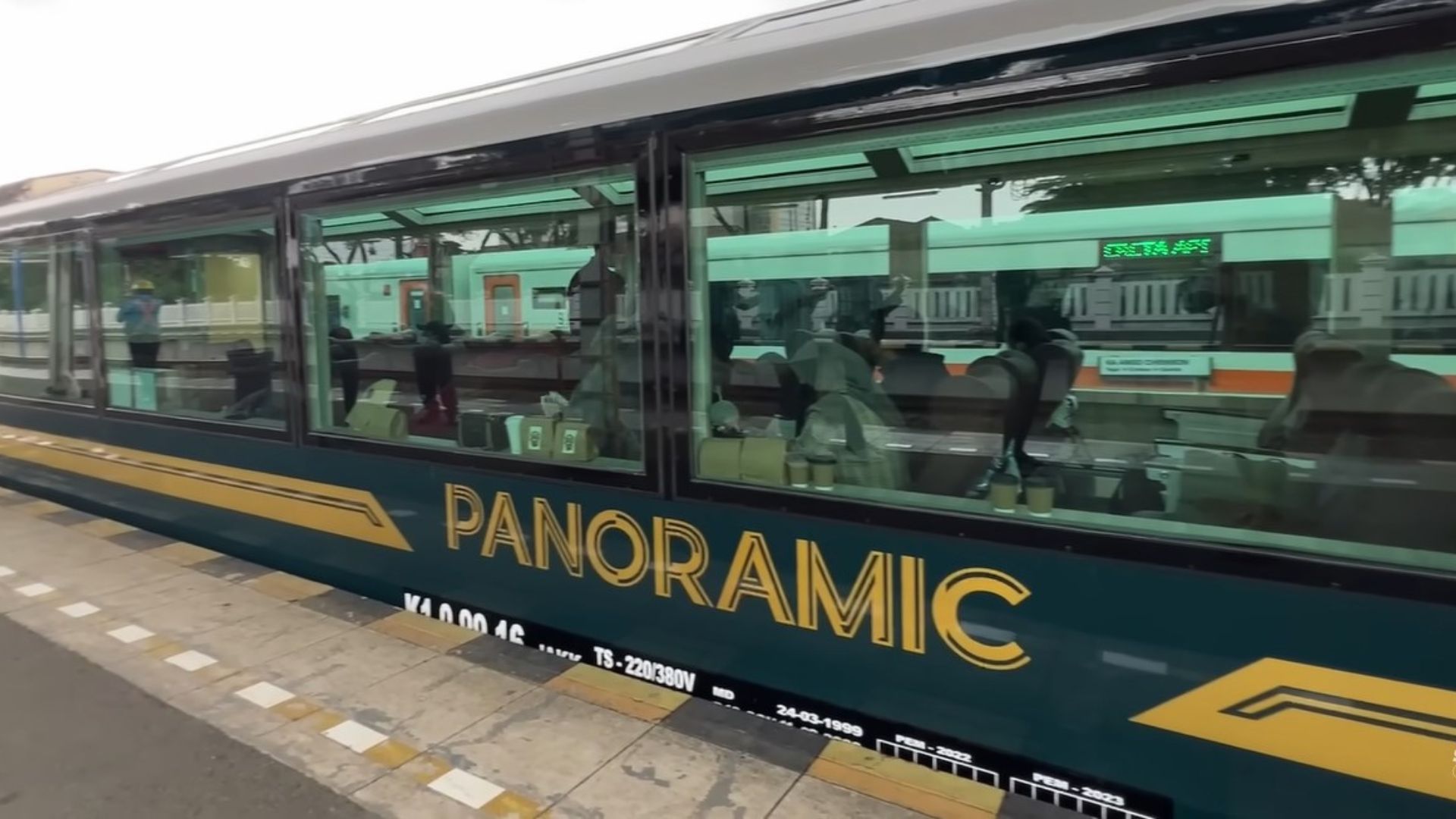 Gerbong panoramic tersedia di rute baru KA Papandayan dan KA Pangandaran.