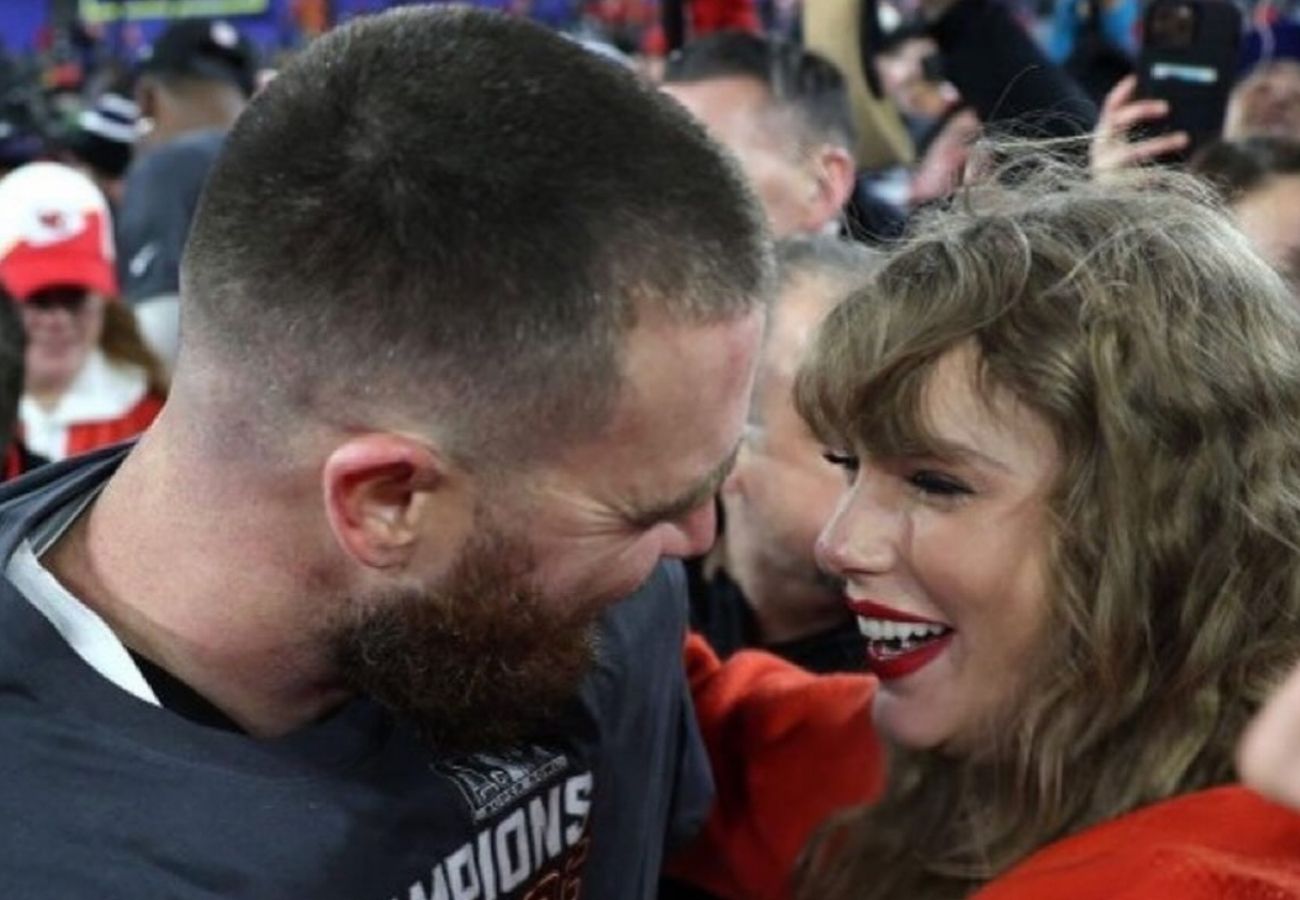 Taylor Swift dan Travis Kelce rayakan kemenangan Kansas City Chiefs