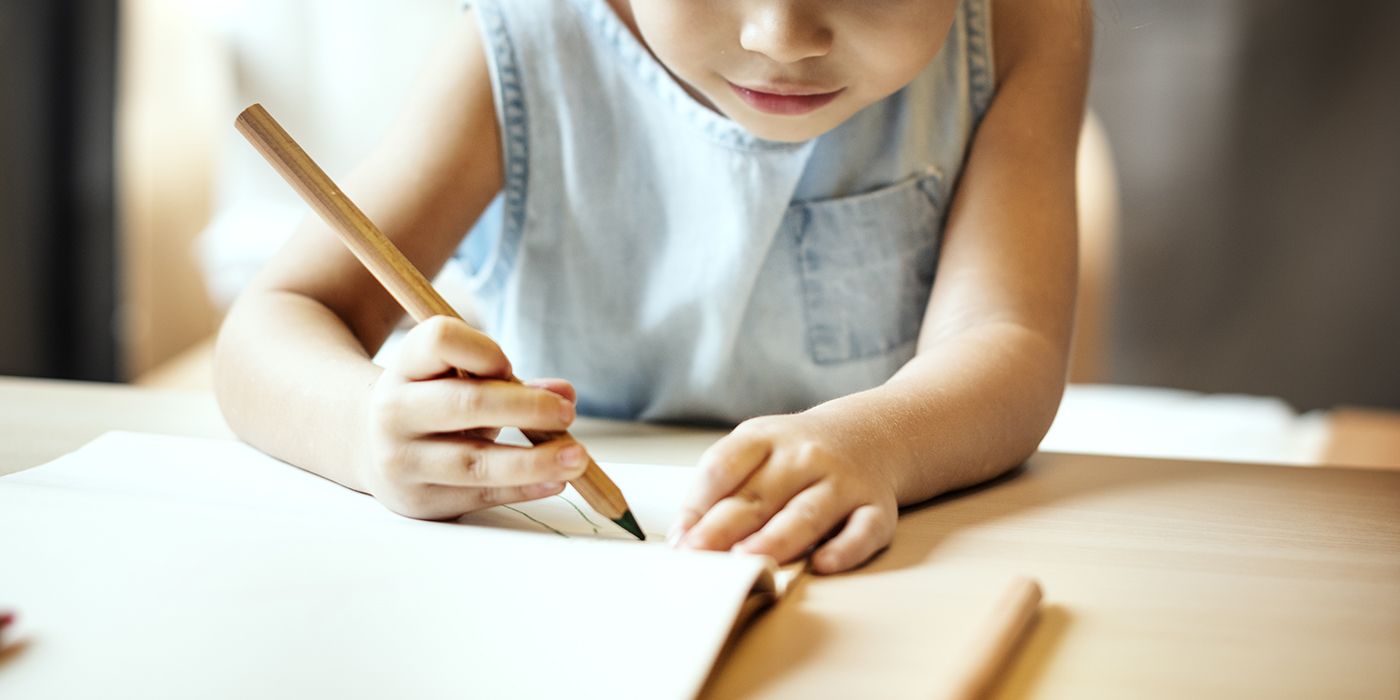 Perkembangan otak anak-anak akan lebih optimal bila sering menulis dengan tangan.