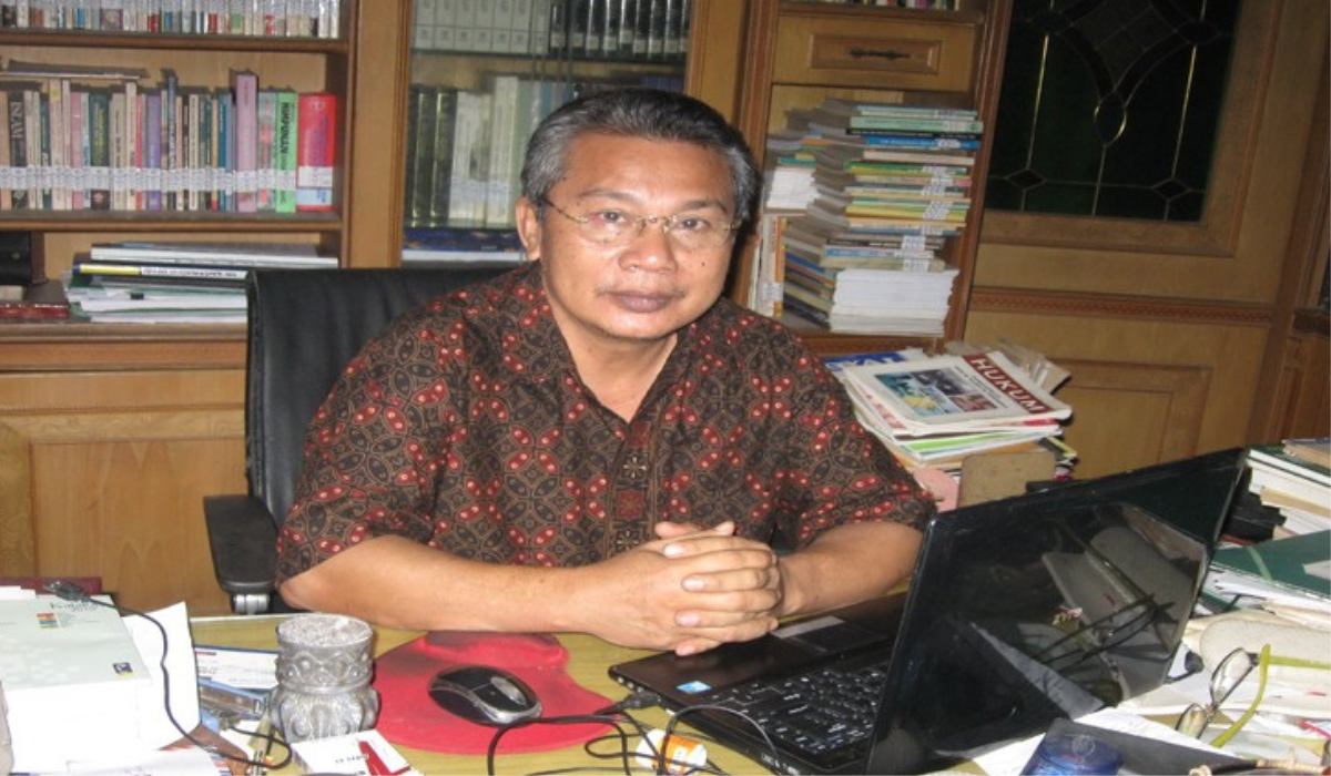 Prof Dr Zulfirman SH MH Pengamat Hukum dan Politik