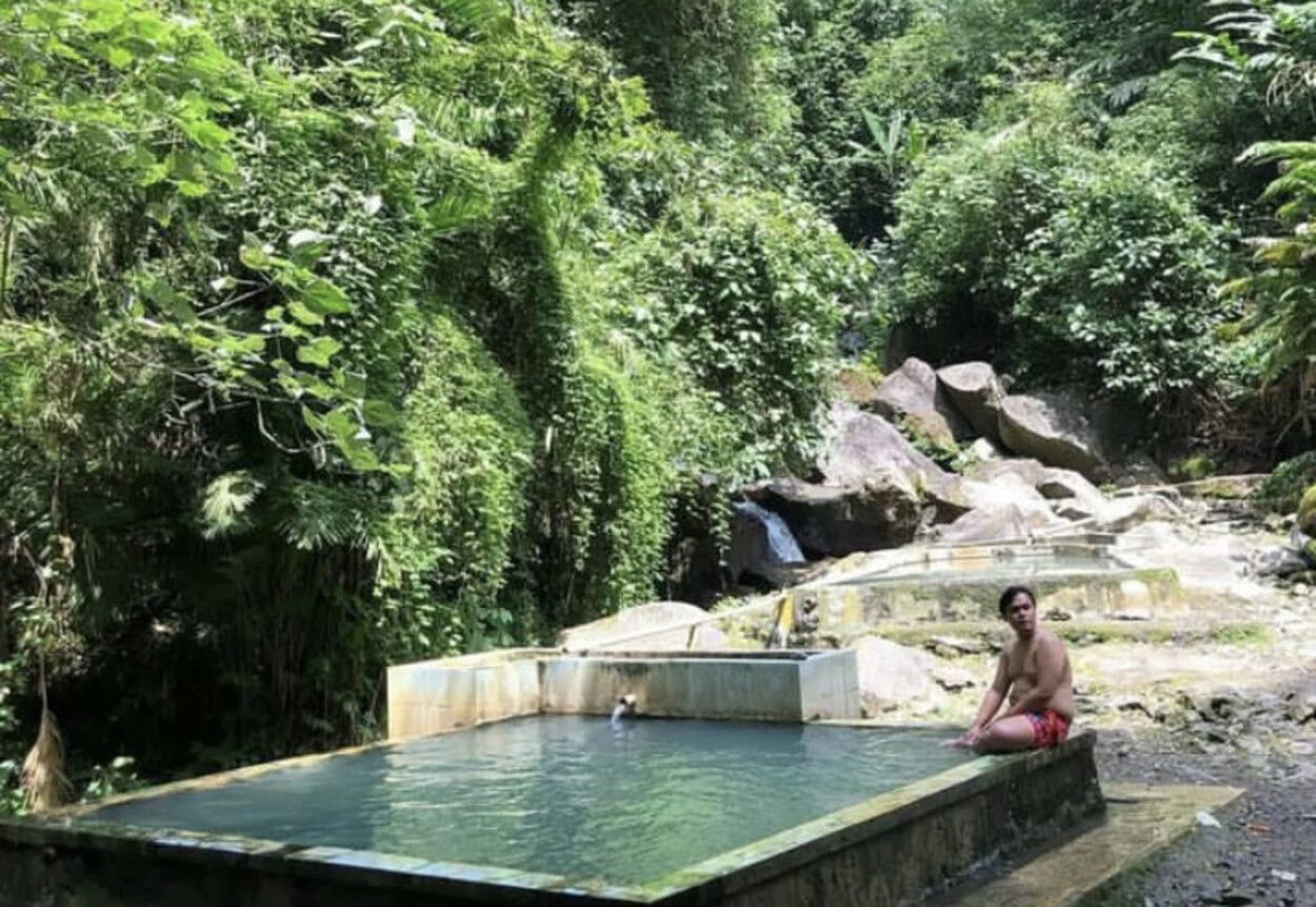 Lembah Cilengkrang rekomendasi kolam rendam air panas di Kuningan