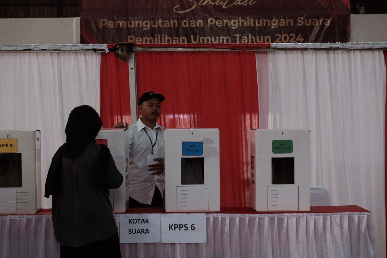 KPU Kota Bandung Gelar Simulasi Pungut-Hitung Suara, Edukasi Petugas KPPS dan Pemilih
