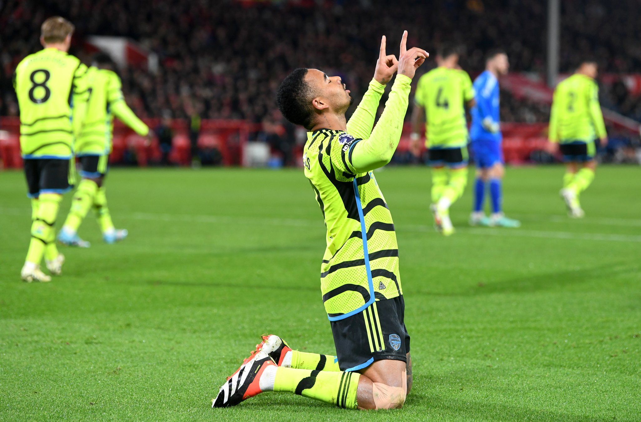 Gabriel Jesus cetak gol pertama dalam kemenangan Arsenal 2-1 dari Nottingham Forest.