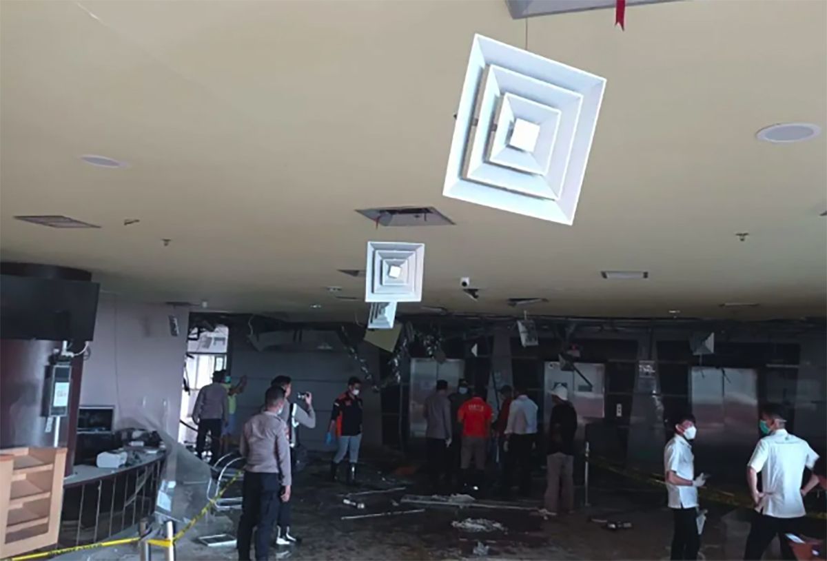 Kondisi lantai satu Rumah Sakit Semen Padang sesaat usai mengalami insiden ledakan pada Selasa (30/1) sore. 