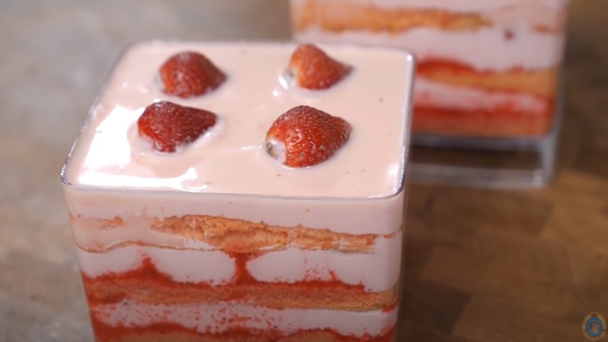 Strawberry Dessert Box