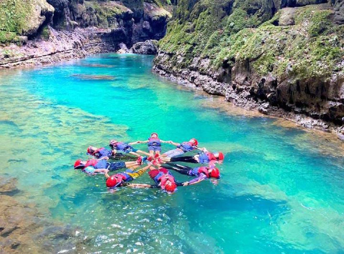 Green Canyon menjadi salah satu tempat wisata di Pangandaran yang harus dikunjungi ketika liburan.*/instagram/@akbar_muhammad666