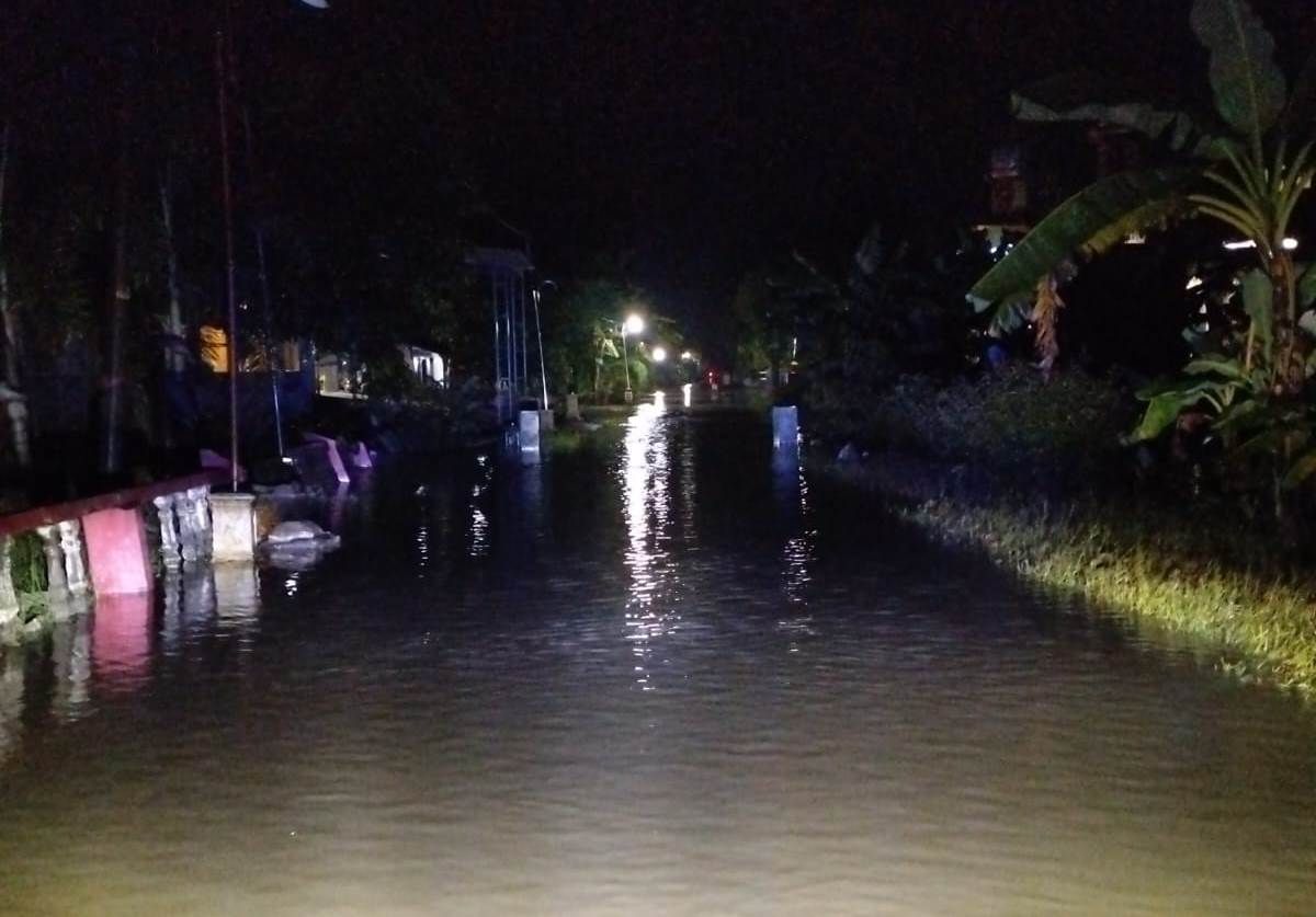 Kondisi banjir yang terjadi di Desa Karangwaader, Kecamatan Penawangan, Kabupaten Grobogan.