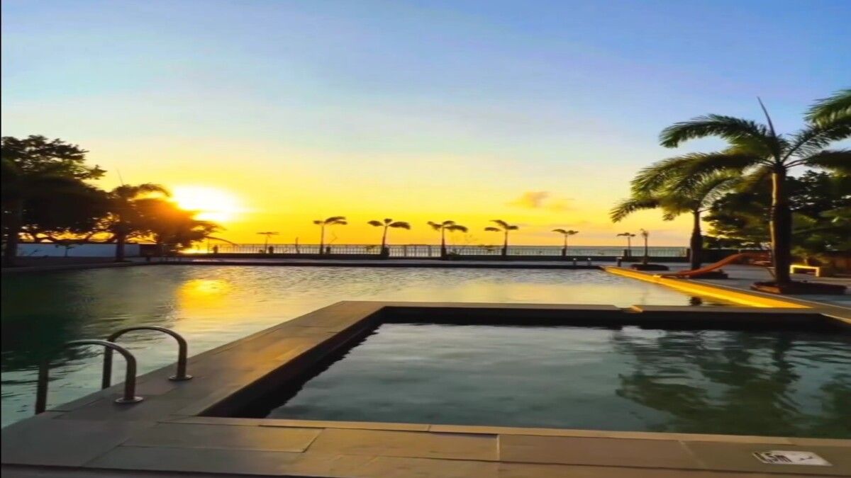 Panorama sunset di 8988 Beach Resort
