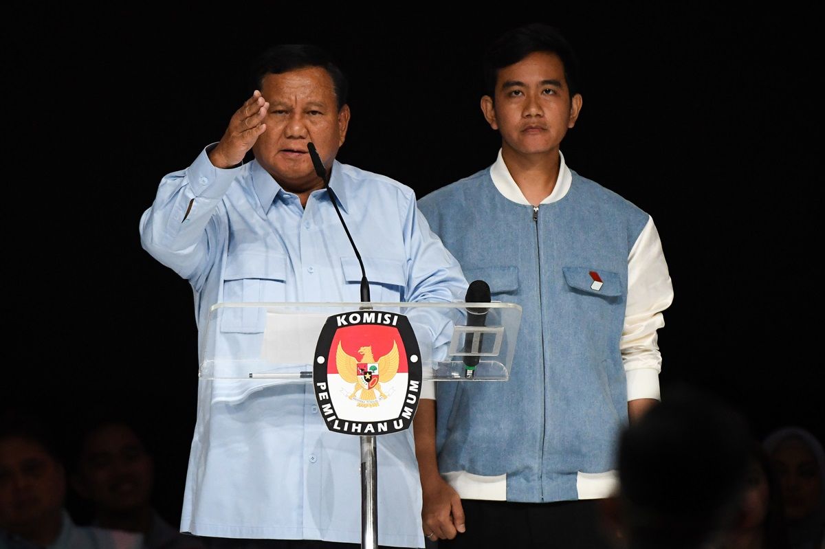Pasangan Prabowo Subianto (kiri) dan Gibran Rakabuming Raka