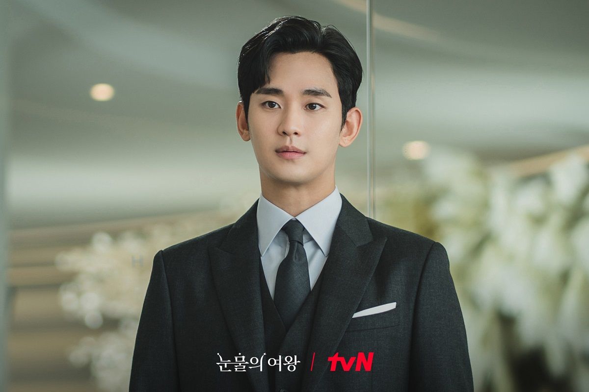 Penampilan Kim Soo Hyun dalam drama Queen of Tears.