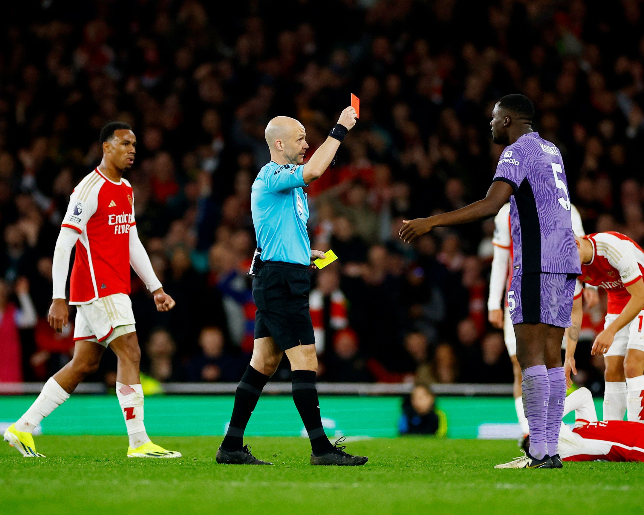 Selain takluk 3-1 dari Arsenal, Liverpool juga harus bermain dengan 10 orang usai Ibrahima Konate diberi kartu merah oleh wasit.