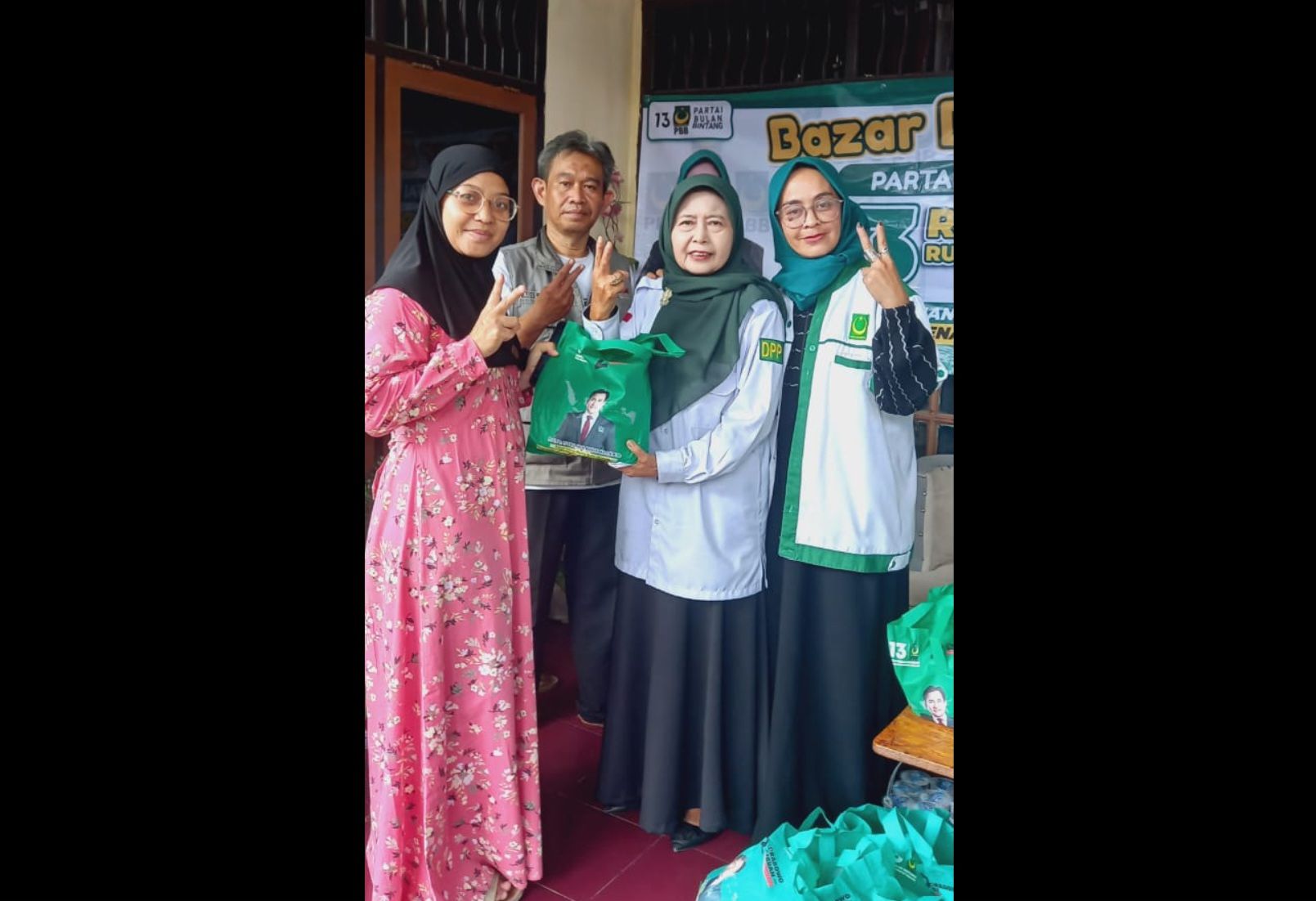 DPC PBB Kabupaten Bogor menggelar program Bazar Beras Murah untuk masyarakat./ist