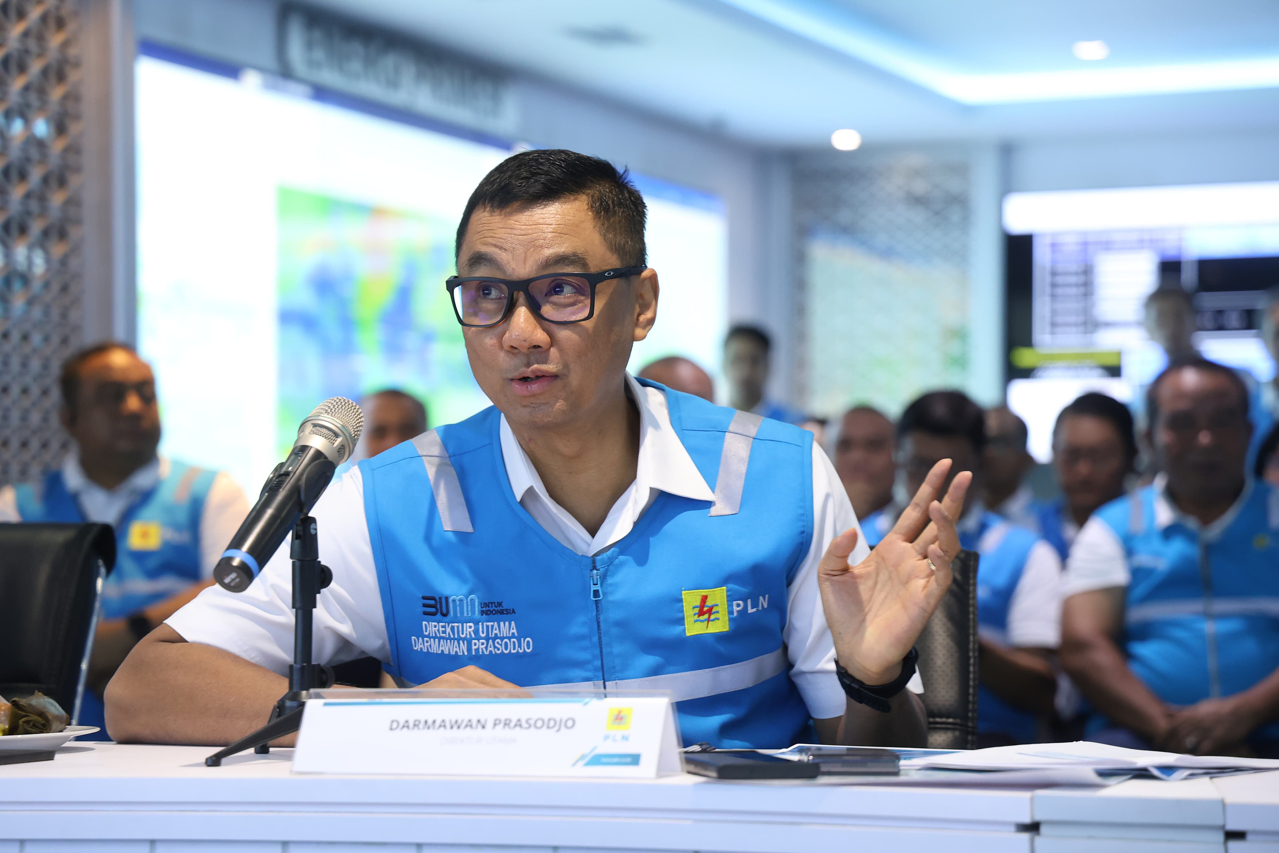 Direktur Utama PT PLN (Persero) Darmawan Prasodjo dalam apel siaga Pemilu 2024