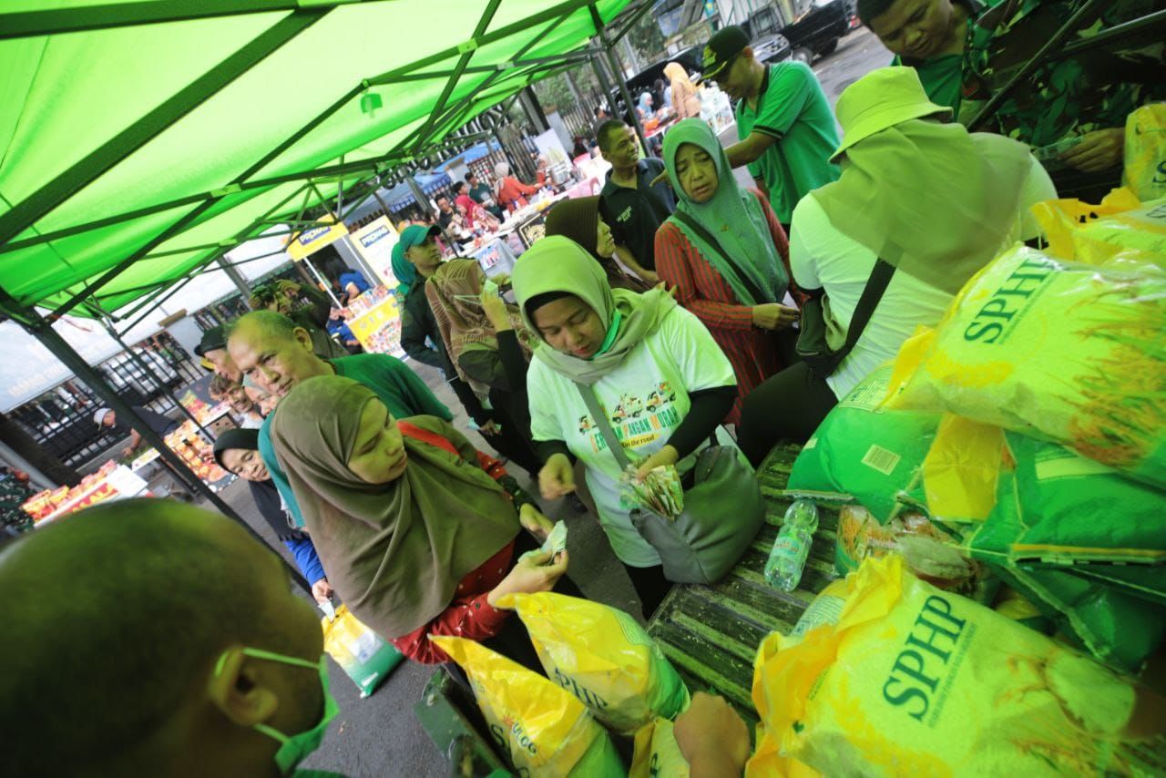 harga beras naik, promo harga beras SPHP bulog di operasi pasar Pemkot Bandung