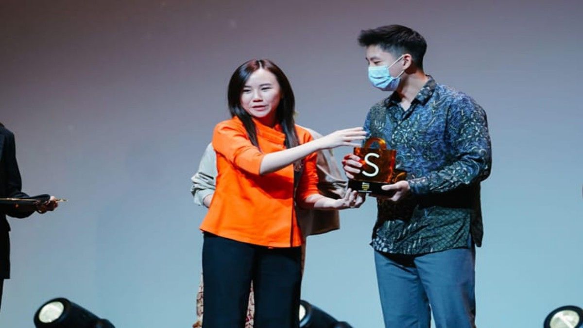 Dua Mahasiswa Sabet Penghargaan Super Growing UMKM di Shopee Super Awards 