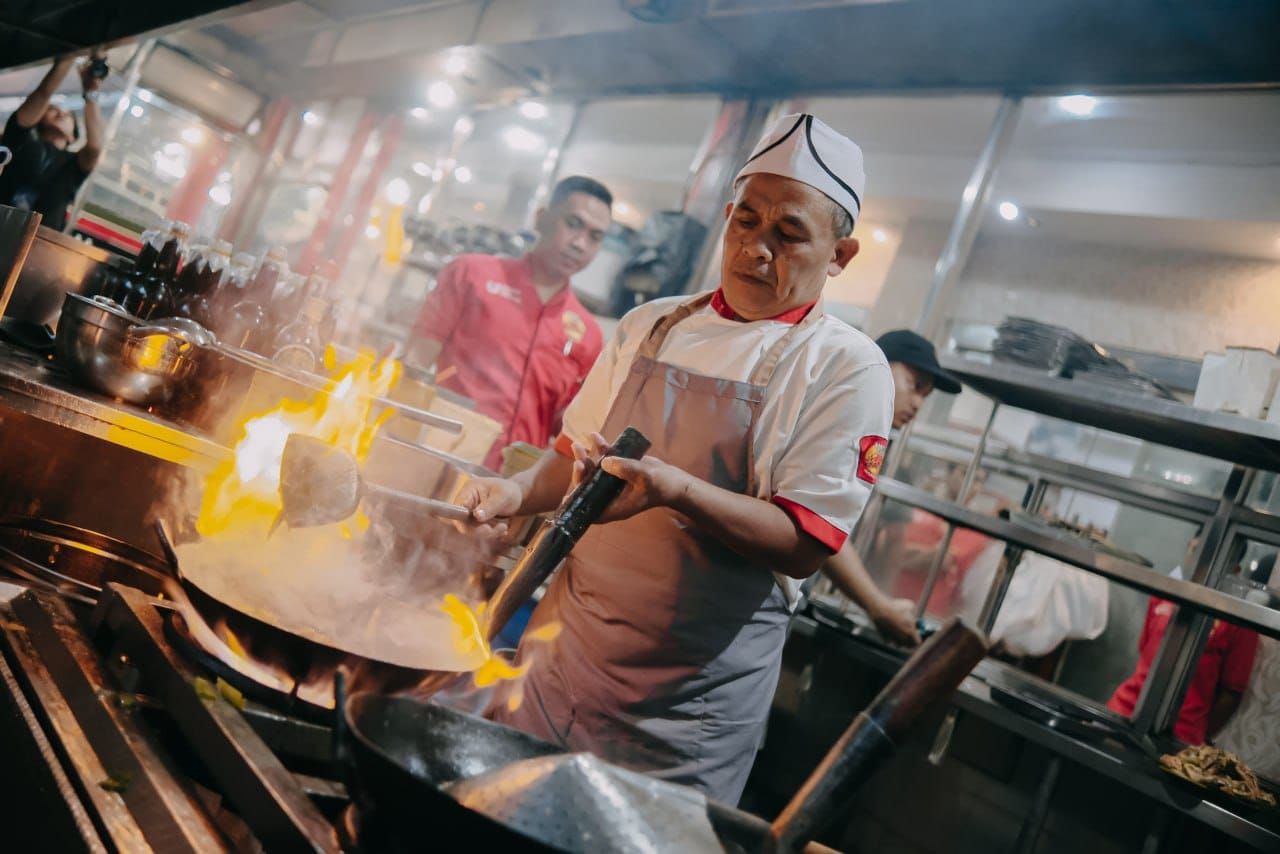 Dengan beragam hidangan seafood dan sajian khas sunda, restoran HDL 293 Cilaki menawarkan pengalaman kuliner yang tak terlupakan bagi para pelanggan.