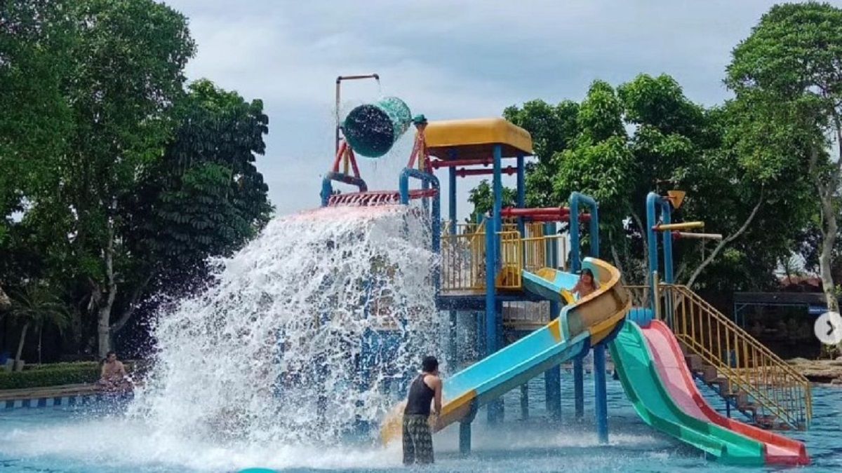 Salah satu wahana di TeeJay Water Park, tempat wisata air favorit di Kota Tasikmalaya,*/Instagram/@teejaywaterpark