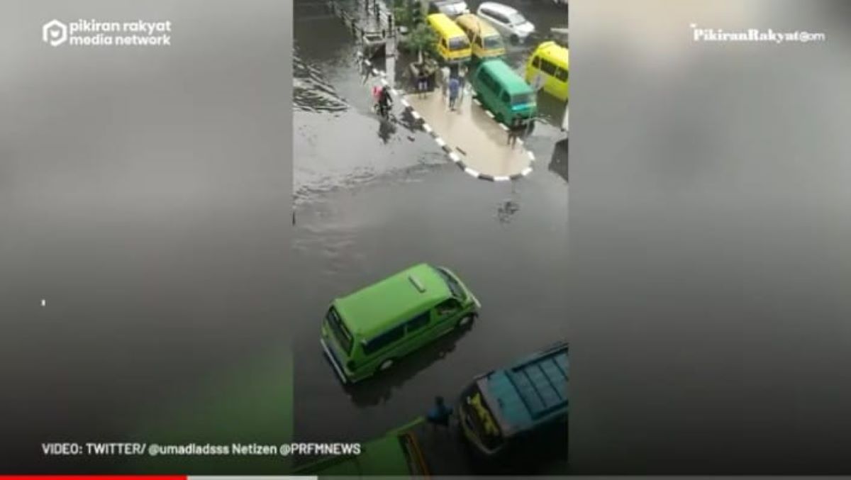 Jalan Leuwi Panjang Kota Bandung selalu banjir dari tahun ke tahun